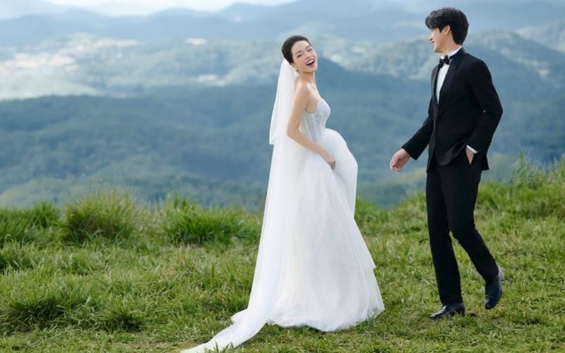 Giặt hấp Latusa xử lý hiệu quả những vết bẩn cứng đầu khi chụp ngoại cảnh