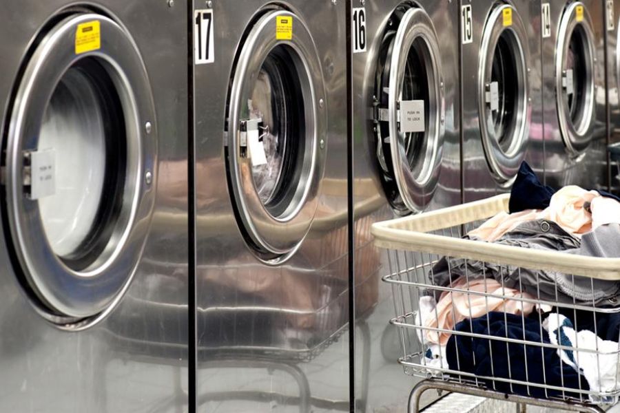 Mỗi đơn đồ đều trải qua quy trình 5 bước khép kín để đảm bảo sạch, khô và giữ form chuẩn.